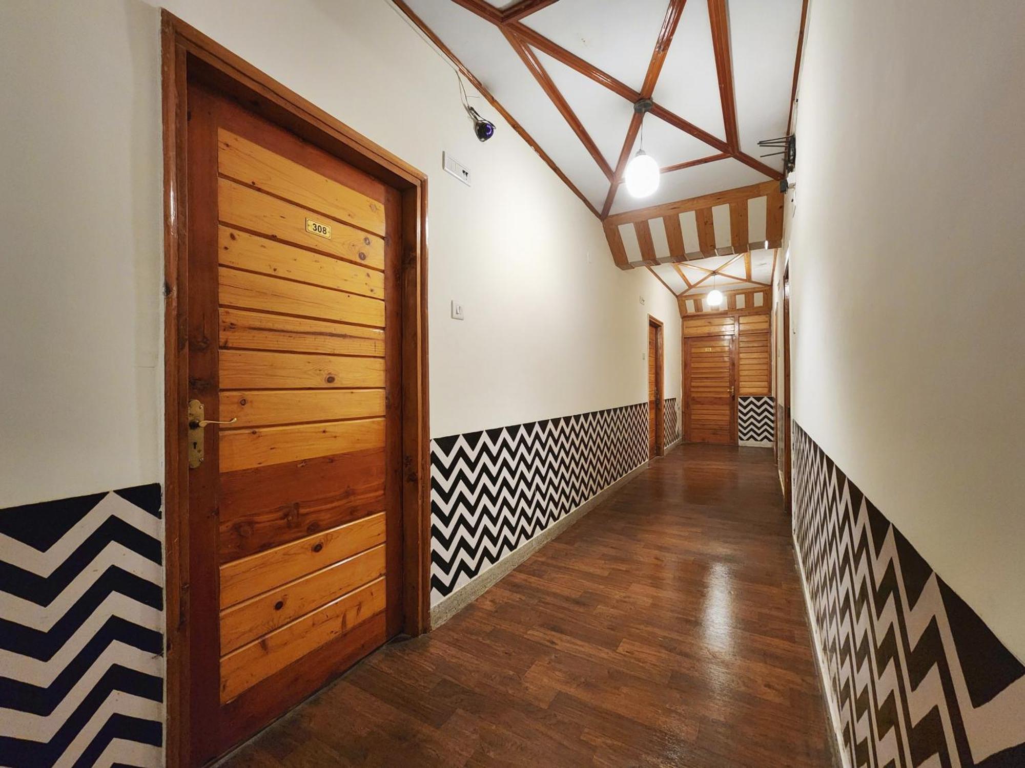 Hotel Pineview Shimla Exterior foto